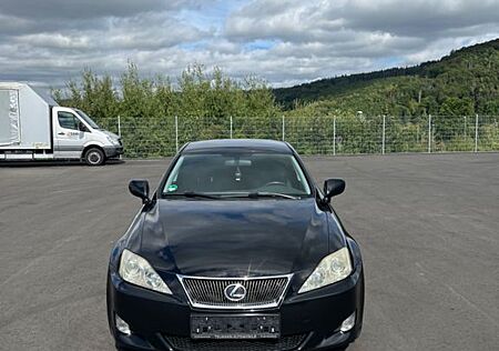 Lexus IS 220 220d -