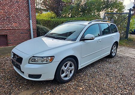 Volvo V50 D3 *Teileder*Navi*110kw*