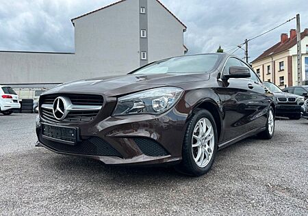Mercedes-Benz CLA 180 CLA 180d 7G PANO + NAVI + TEMP