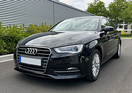 Audi A3 Sportback 2.0 TDI Ambiente S-tronic Xenon B&O