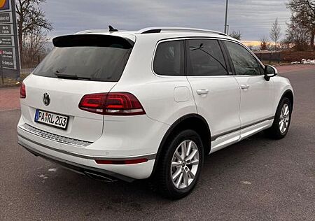VW Touareg Volkswagen 3.0 V6 TDI SCR 150kW Tiptronic Execu...