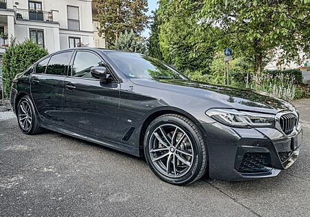 BMW 520d xDrive A - M-PAKET/LASER/ACC/DAB+