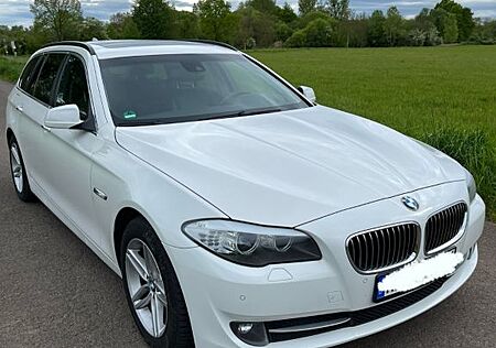 BMW 523i Touring - Automatik/Leder/Navi
