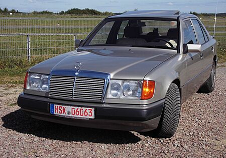 Mercedes-Benz 200