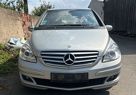 Mercedes-Benz B 170 -