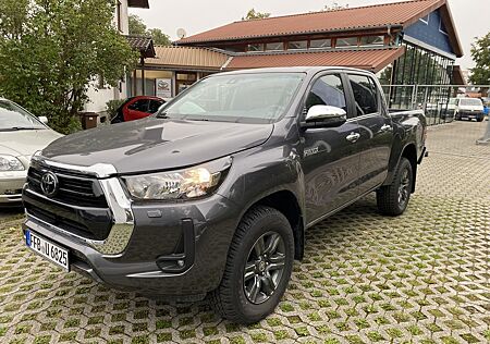Toyota Hilux Double Cab Comfort 4x4 *AHK*Navi*PDC*