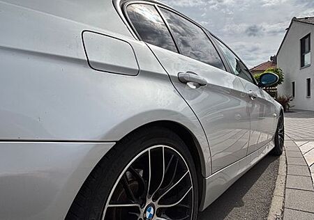 BMW 320i -
