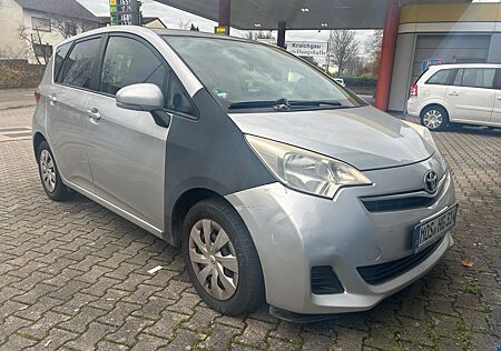 Toyota Verso-S Life 1.33 6.Gang Kamera Pano Klima