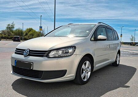 VW Touran Volkswagen 1.4 TSI, 140 PS Comfortline 5 Sitzplätze