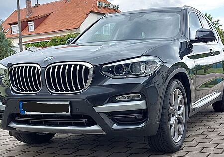 BMW X3 xDrive20i xLine AT Pano AHK