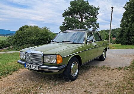 Mercedes-Benz 240
