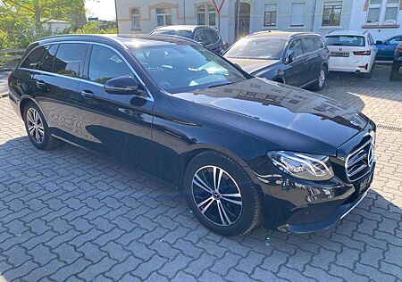Mercedes-Benz E 220 E 220d T-Modell 4Matic