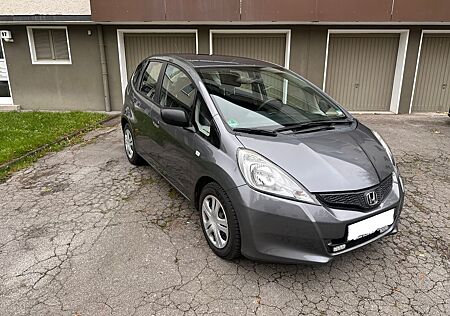 Honda Jazz 1.2 KLIMA SCHECKHEFT TÜV 11/26 NEU