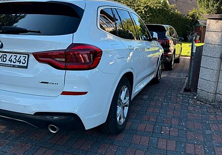 BMW X3 xDrive20i AT -