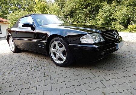 Mercedes-Benz SL 500 Pano Xenon Bose Durchgewartet Tripleblack