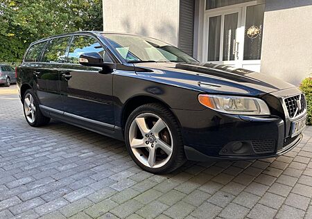 Volvo V70 D5 2,4l - 5 Zyl. Aut.