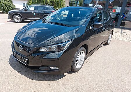 Nissan Leaf 40 KW/h Acenta, Winter-Paket