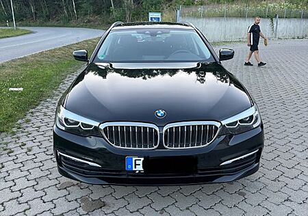 BMW 520d Touring A -Panorama.1.Hand.Scheckheft