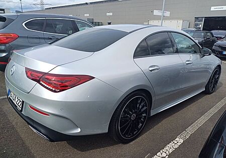 Mercedes-Benz CLA 180 DCT -