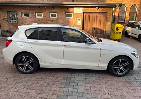 BMW 118i Sport Line*Automatik*Schiebedach*Navi*Leder