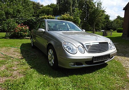 Mercedes-Benz E 240 CLASSIC