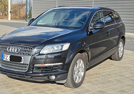 Audi Q7 3.0 TDI quattro tiptronic 7Sitze/AHK3,2T/Navi