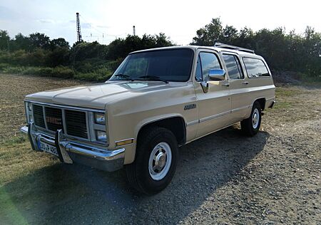 GMC Suburban