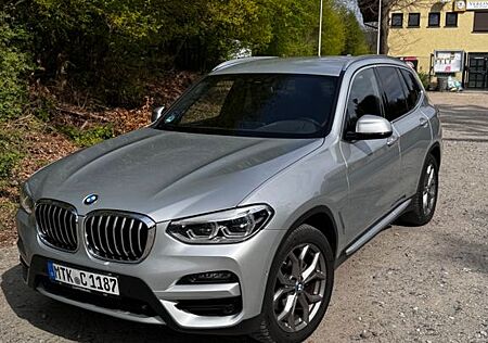 BMW X3 xDrive mit Servicepaket bei bis 07\26