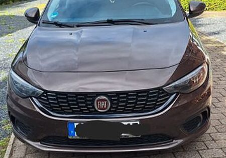 Fiat Tipo 1.4 T-Jet EASY EASY