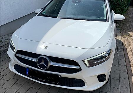 Mercedes-Benz A 220 DCT -