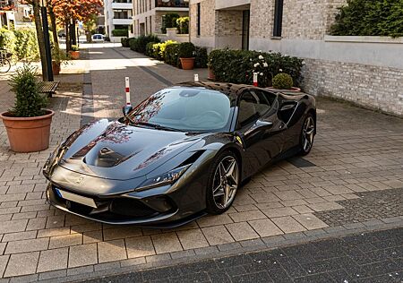 Ferrari F8 Tributo Coupé DCT Lift Garantie Carbon