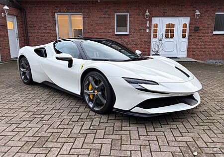 Ferrari SF90 Stradale Bianco Avus Service neu Deutsch 2H