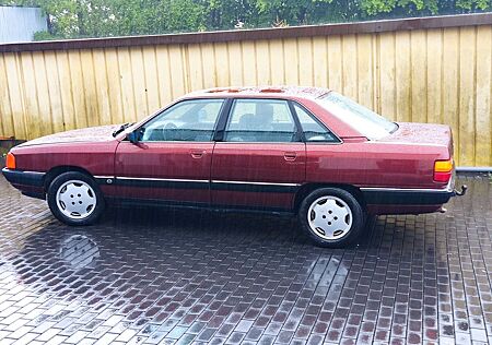Audi 100