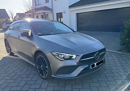 Mercedes-Benz CLA 250 Shooting Brake CLA 250e AMG Panorama Headup Vollausstattung