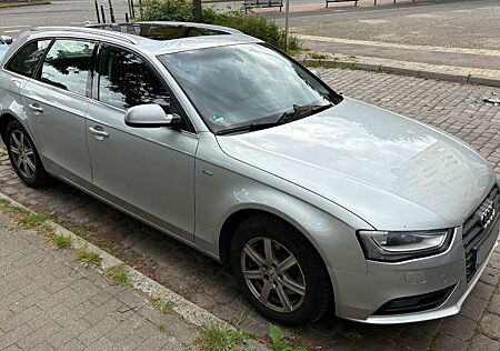 Audi A4 1.8 TFSI Ambiente Avant mit S-Line Emblemen