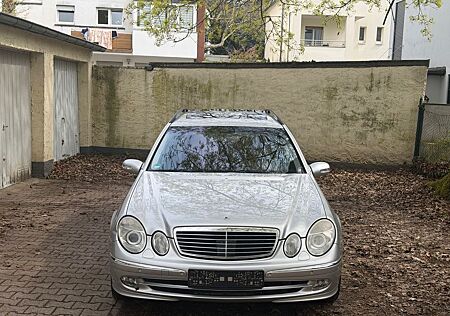 Mercedes-Benz E 500 E500 *7Sitzer *Distronic *Massage
