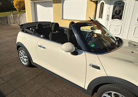 Mini One Cabrio ChromeLine PDC Navi Sportsitze USB