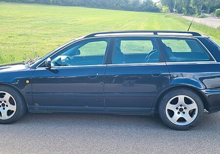 Audi A4 2.6 Avant -