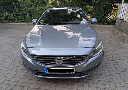 Volvo V60 D4 Linje Swart