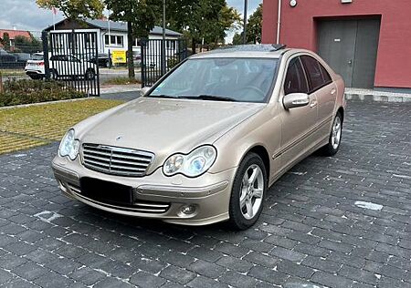 Mercedes-Benz C 240 4MATIC AVANTGARDE