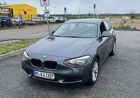 BMW 114i -