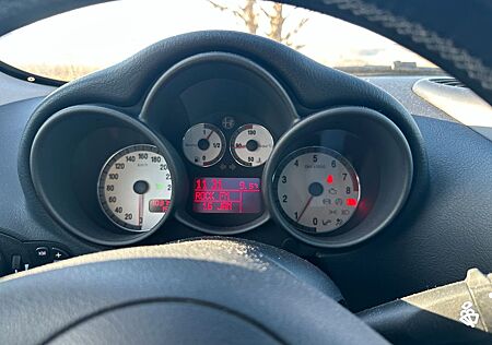 Alfa Romeo GT 2.0 JTS 16V Distinctive Distinctive