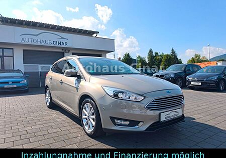 Ford Focus Titanium*1.Hand*Navi*Kamera*BI-Xenon*PDC*