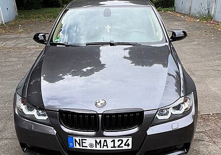 BMW 325i -