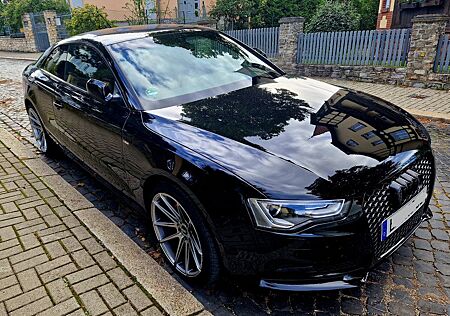 Audi A5 Coupé 3.0 TDI S-Line + B&O+NAVI+XENON+AHK