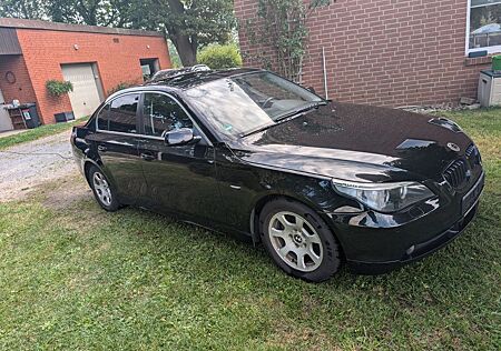 BMW 523i A -