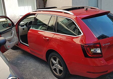 Skoda Octavia 1.6 TDI SCR Premium Edition Combi Pr...