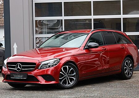 Mercedes-Benz C 180 T Avantgarde/KAMERA/NAVI/LED/DESIGNO/