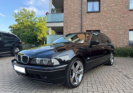 BMW 525i A Exclusive touring Exclusive