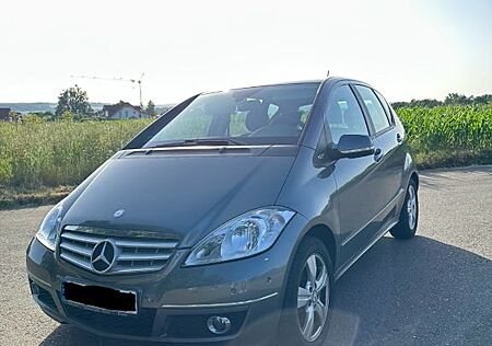 Mercedes-Benz A 200 AVANTGARDE